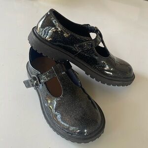 Old Navy Patent Leather T Staps